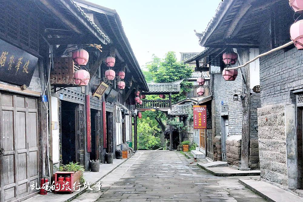 市政协六届四次会议举行预备会议